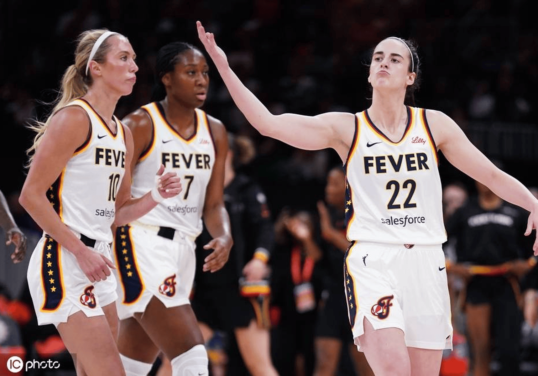 菲尼克斯太阳发布备战花絮，赛后篮板制胜，意大利杯任务艰巨，更衣室氛围转暖(菲尼克斯勒布伦)